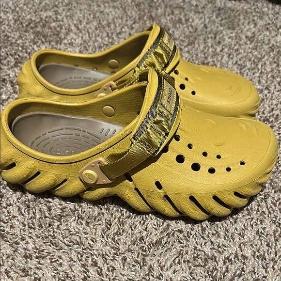 Crocs Yellow Clogs - Picture 2 of 5